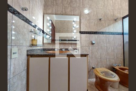 Casa para alugar com 500m², 4 quartos e 6 vagas Casa para alugar com 500m², 4 quartos e 6 vagasBanheiro 1