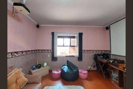 Casa para alugar com 500m², 4 quartos e 6 vagas Casa para alugar com 500m², 4 quartos e 6 vagasSala de TV