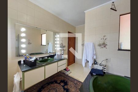 Casa para alugar com 500m², 4 quartos e 6 vagas Casa para alugar com 500m², 4 quartos e 6 vagasBanheiro 3