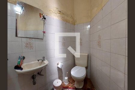 Casa para alugar com 500m², 4 quartos e 6 vagas Casa para alugar com 500m², 4 quartos e 6 vagasBanheiro da Área comum