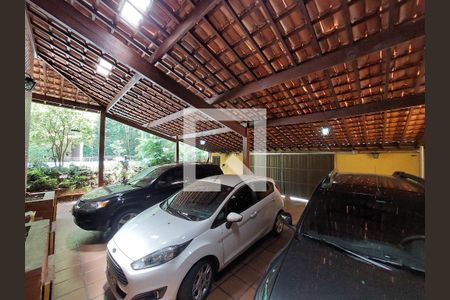 Casa para alugar com 500m², 4 quartos e 6 vagas Casa para alugar com 500m², 4 quartos e 6 vagasGaragem