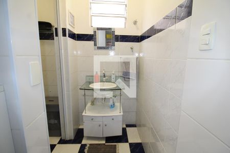 Casa à venda com 230m², 3 quartos e 2 vagasÁrea de Serviço - Banheiro