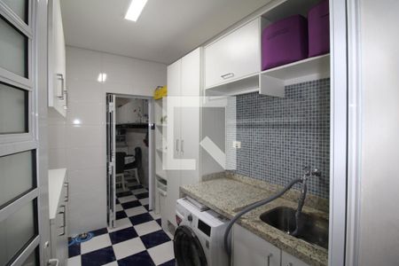 Casa à venda com 230m², 3 quartos e 2 vagasÁrea de Serviço