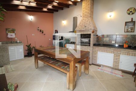 Casa à venda com 230m², 3 quartos e 2 vagasÁrea Comum