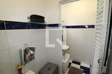 Casa à venda com 230m², 3 quartos e 2 vagasÁrea de Serviço - Banheiro