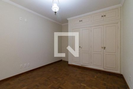 Casa para alugar com 270m², 4 quartos e 4 vagasQuarto 4