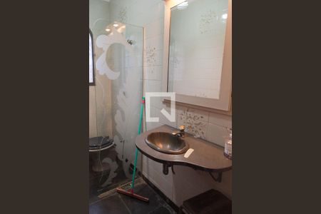 Casa para alugar com 375m², 4 quartos e 2 vagasBanheiro