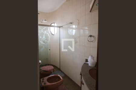 Banheiro do Quarto de casa para alugar com 4 quartos, 375m² em Jardim Santa Mena, Guarulhos