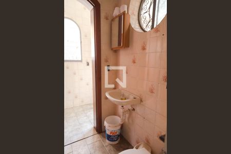 Casa para alugar com 375m², 4 quartos e 2 vagasBanheiro de Serviço