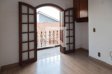 Casa para alugar com 375m², 4 quartos e 2 vagasQuarto