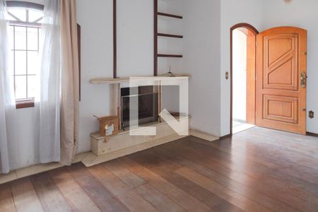 Casa para alugar com 4 quartos, 375m² em Jardim Santa Mena, Guarulhos