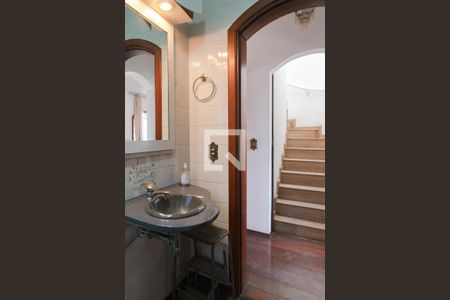 Casa para alugar com 375m², 4 quartos e 2 vagasBanheiro