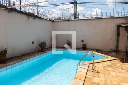 Casa para alugar com 375m², 4 quartos e 2 vagasÁrea comum