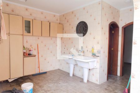 Casa para alugar com 375m², 4 quartos e 2 vagasÁrea de Serviço