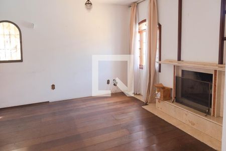 Casa para alugar com 375m², 4 quartos e 2 vagasBanheiro