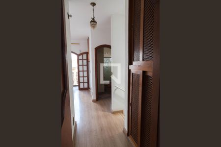 Casa para alugar com 375m², 4 quartos e 2 vagasCorredor