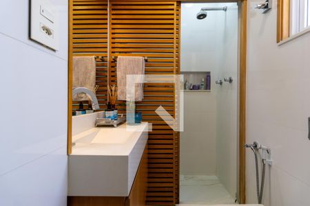 Apartamento à venda com 200m², 3 quartos e 1 vaga Apartamento à venda com 200m², 3 quartos e 1 vagaBanheiro 2