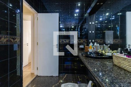 Apartamento à venda com 200m², 3 quartos e 1 vaga Apartamento à venda com 200m², 3 quartos e 1 vagaBanheiro