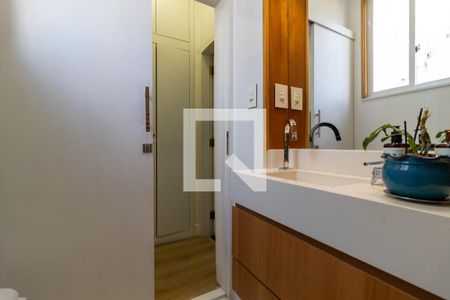 Apartamento à venda com 200m², 3 quartos e 1 vaga Apartamento à venda com 200m², 3 quartos e 1 vagaBanheiro 2