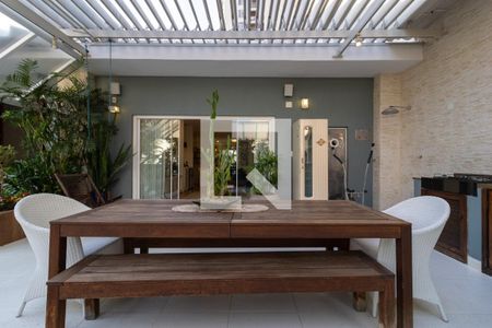 Apartamento à venda com 200m², 3 quartos e 1 vaga Apartamento à venda com 200m², 3 quartos e 1 vagaCobertura