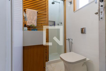 Apartamento à venda com 200m², 3 quartos e 1 vaga Apartamento à venda com 200m², 3 quartos e 1 vagaBanheiro 2