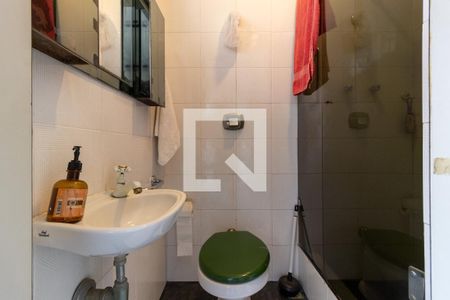 Apartamento à venda com 200m², 3 quartos e 1 vaga Apartamento à venda com 200m², 3 quartos e 1 vagaBanheiro de Serviço