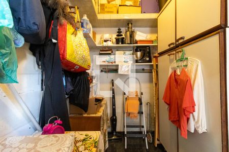 Apartamento à venda com 200m², 3 quartos e 1 vaga Apartamento à venda com 200m², 3 quartos e 1 vagaQuarto de Serviço