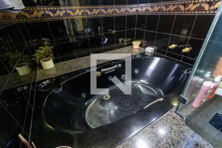 Apartamento à venda com 200m², 3 quartos e 1 vaga Apartamento à venda com 200m², 3 quartos e 1 vagaBanheiro