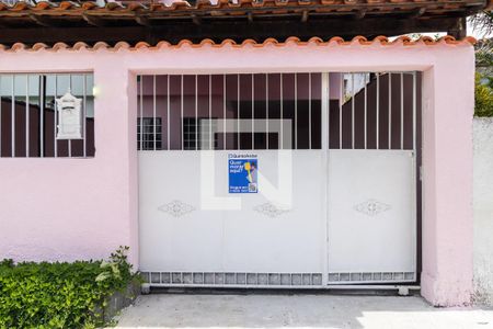 Casa para alugar com 90m², 2 quartos e 2 vagasFachada