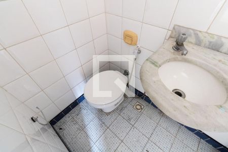 Casa para alugar com 90m², 2 quartos e 2 vagasBanheiro Social
