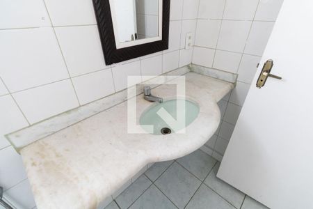 Casa para alugar com 90m², 2 quartos e 2 vagasBanheiro do 2º andar