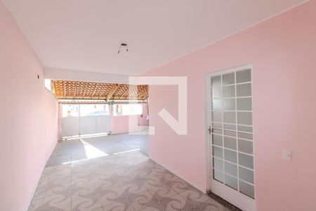 Casa para alugar com 90m², 2 quartos e 2 vagasÁrea Externa