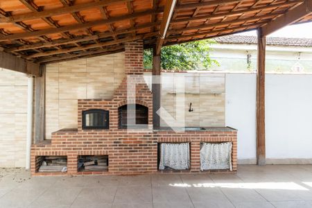 Casa para alugar com 90m², 2 quartos e 2 vagasÁrea Externa