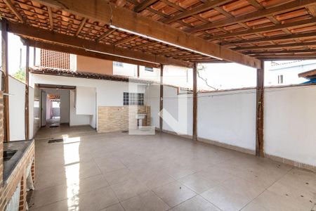 Casa para alugar com 90m², 2 quartos e 2 vagasÁrea Externa