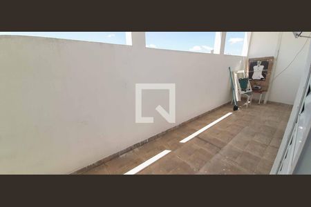 Casa à venda com 349m², 3 quartos e 5 vagasSacada do Quarto 2