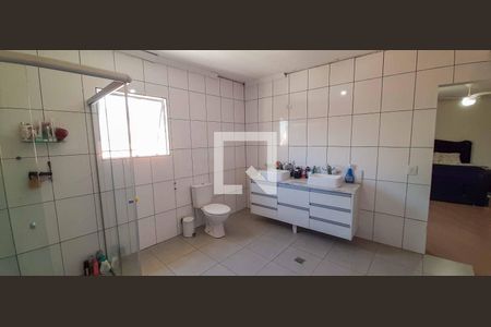 Casa à venda com 349m², 3 quartos e 5 vagasBanheiro da Suíte