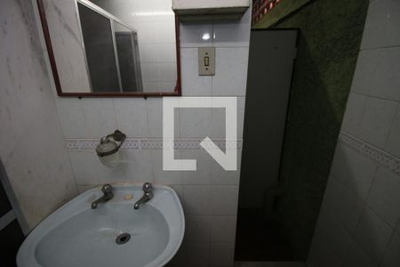 Casa à venda com 341m², 2 quartos e 3 vagasBanheiro de serviço