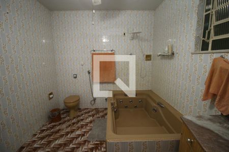 Casa à venda com 341m², 2 quartos e 3 vagasBanheiro