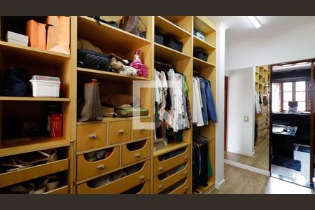 Casa para alugar com 400m², 4 quartos e 3 vagasCloset da suíte