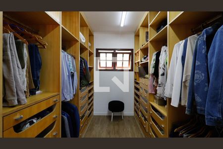Casa para alugar com 400m², 4 quartos e 3 vagasCloset da suíte