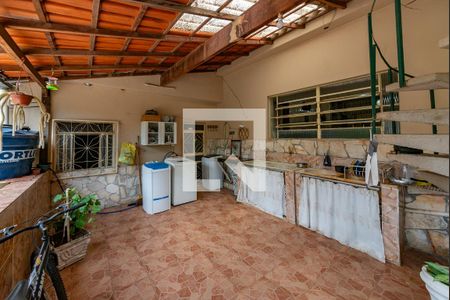 Área de Serviço de casa à venda com 4 quartos, 468m² em Santa Helena (barreiro, Belo Horizonte