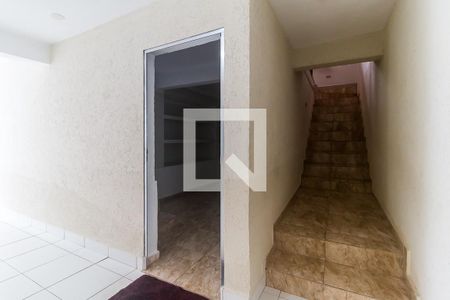 Casa para alugar com 300m², 5 quartos e 3 vagasDespensa/Escada