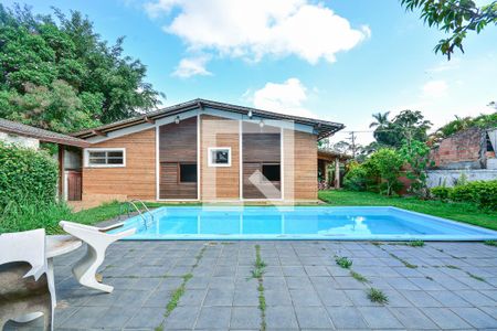 Casa à venda com 600m², 4 quartos e 1 vagaPiscina