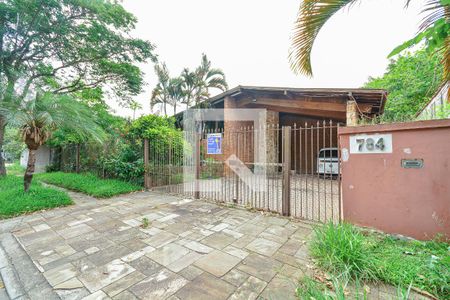 Casa à venda com 600m², 4 quartos e 1 vagaFachada