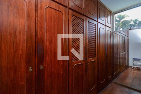 Casa à venda com 600m², 4 quartos e 1 vagaCloset da suíte