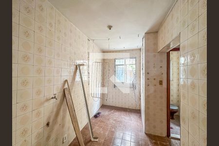 Casa à venda com 300m², 5 quartos e 1 vagaÁrea de Serviço