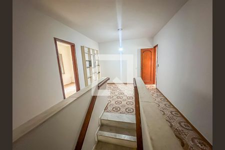 Casa à venda com 300m², 5 quartos e 1 vagaEscada