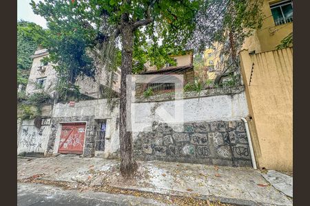 Casa à venda com 300m², 5 quartos e 1 vagaFachada