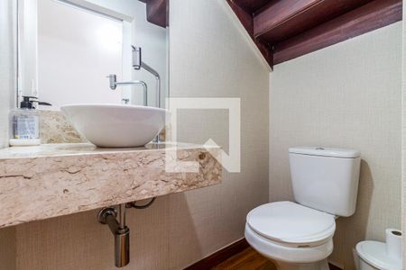 Casa à venda com 235m², 3 quartos e 2 vagas Casa à venda com 235m², 3 quartos e 2 vagasLavabo