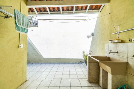 Casa à venda com 235m², 3 quartos e 2 vagas Casa à venda com 235m², 3 quartos e 2 vagasÁrea de Serviço